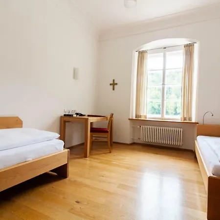 Gaestehaus St. Georg - Weltenburger Klosterbetriebe Gmbh Han/Misafirhane